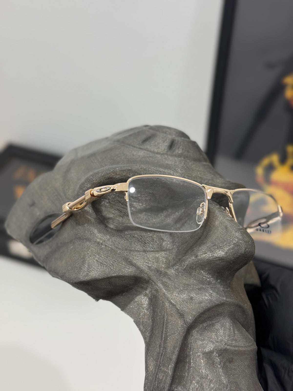 Óculos de Descanso Lupa do Vilão Mola Dourado