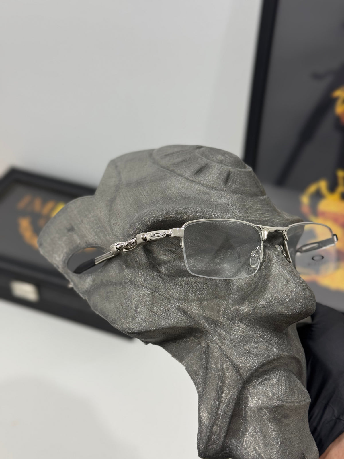 Lupa do Vilão Prata Borracha Preta e Mola