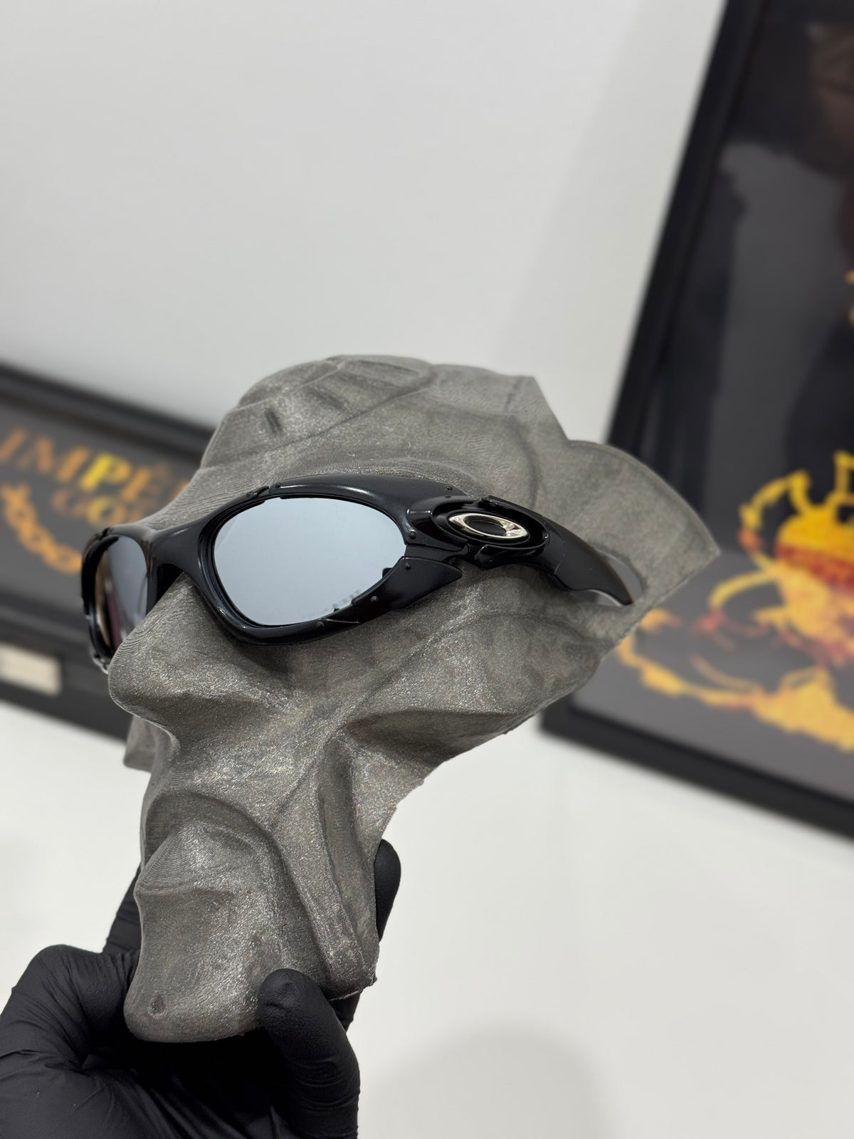 Plate Black Liquid Metal