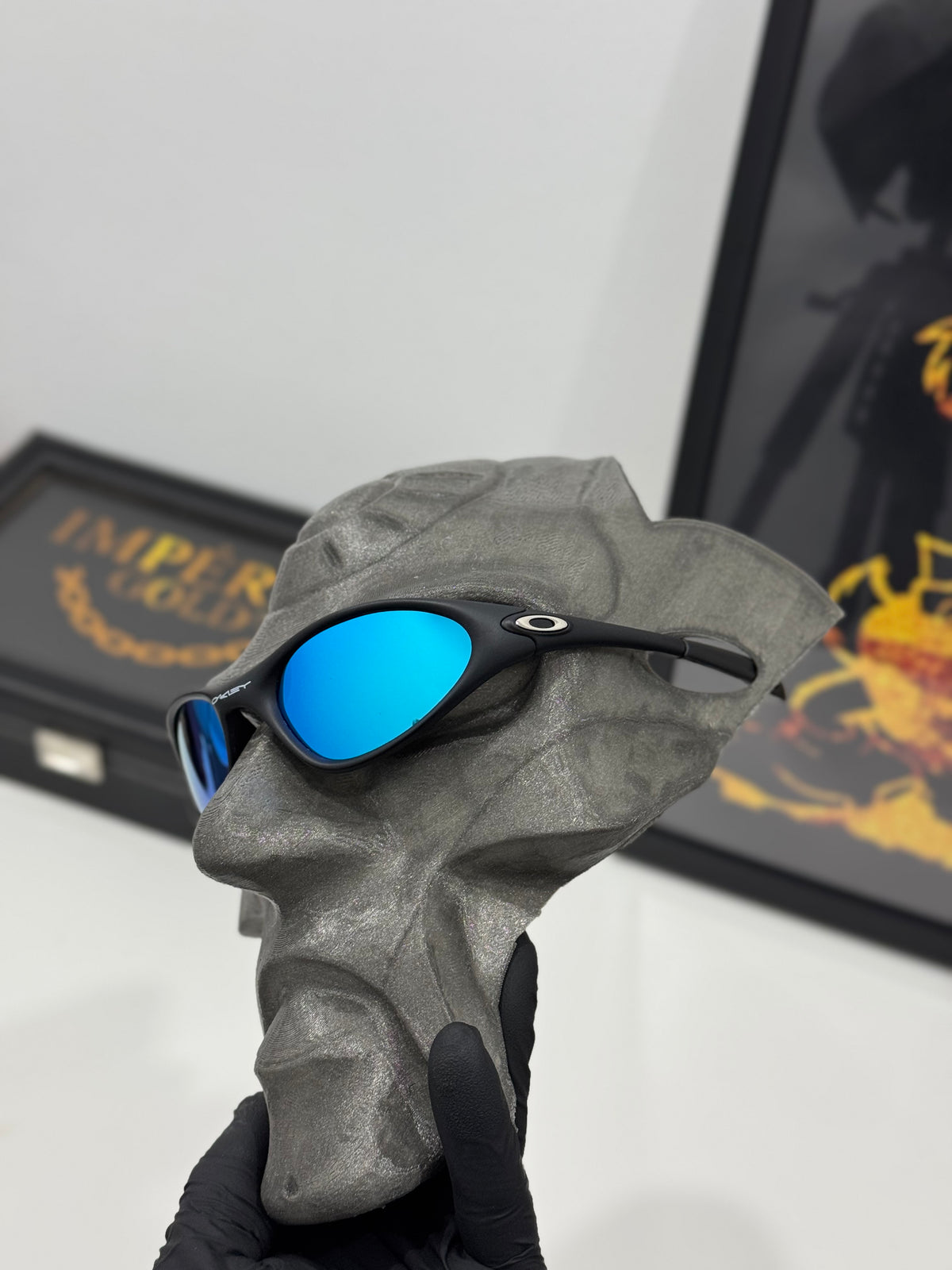 Minute Black Ice Thug