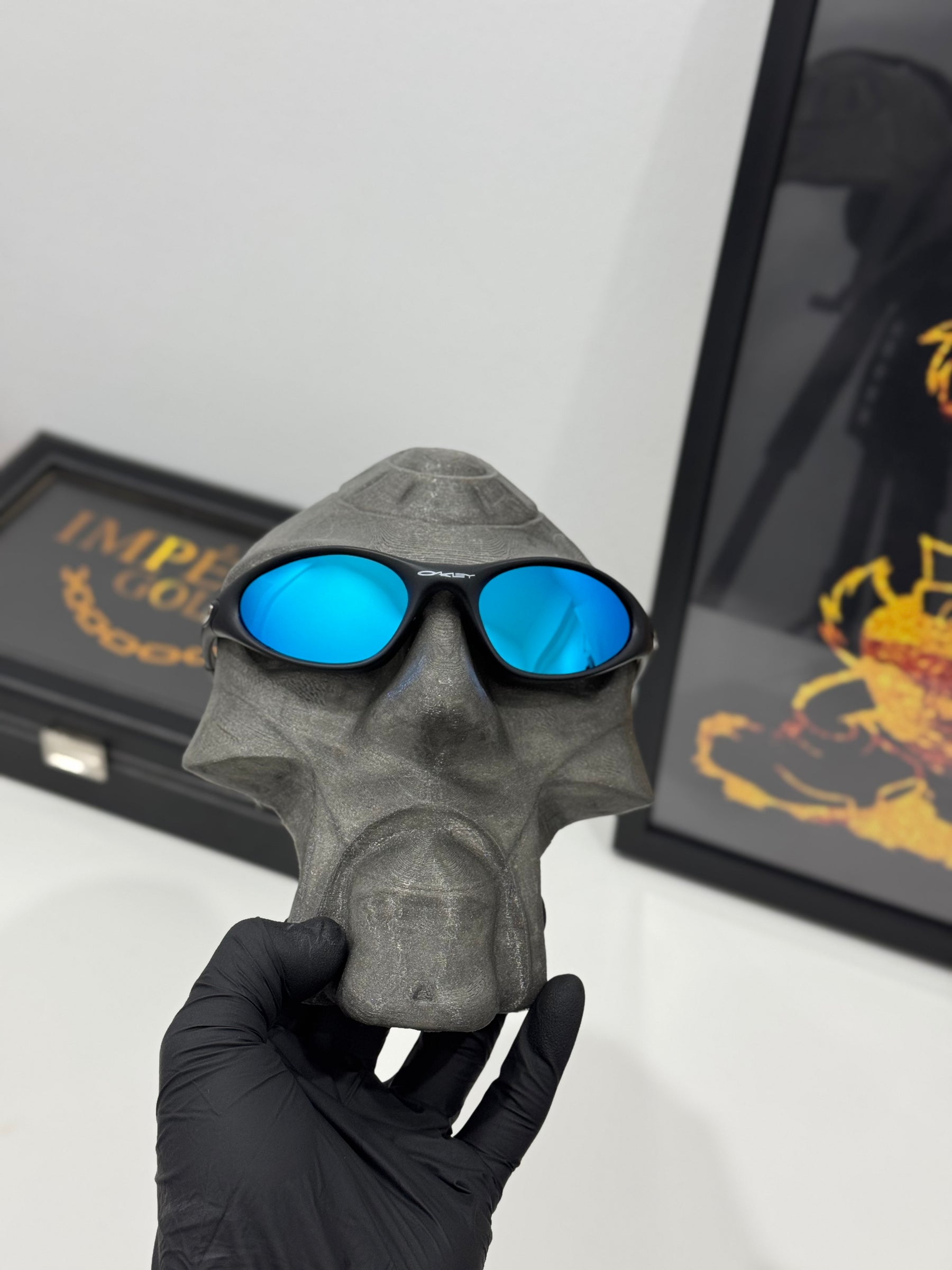 Minute Black Ice Thug