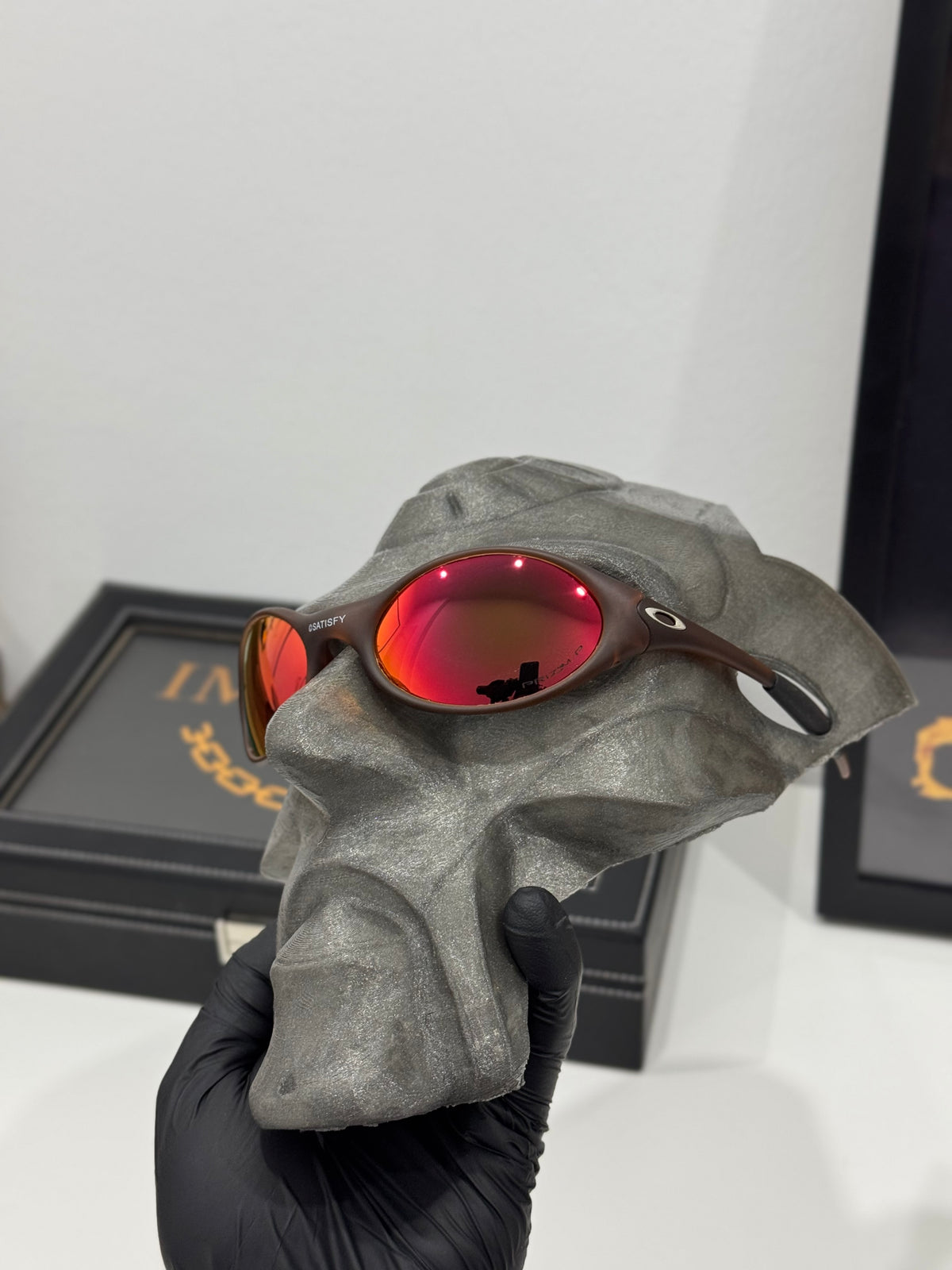 Eye Jacket Matte Dark Rubi