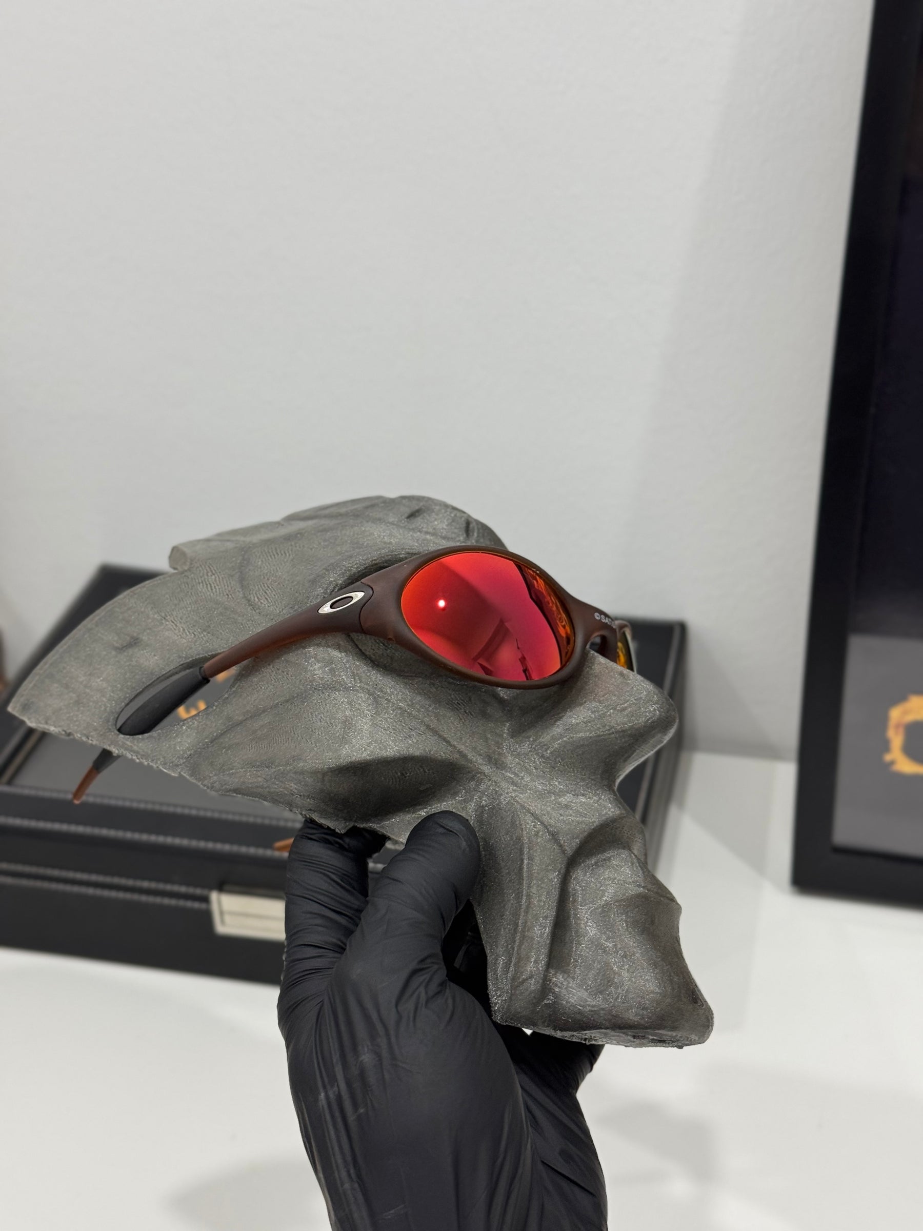 Eye Jacket Matte Dark Rubi