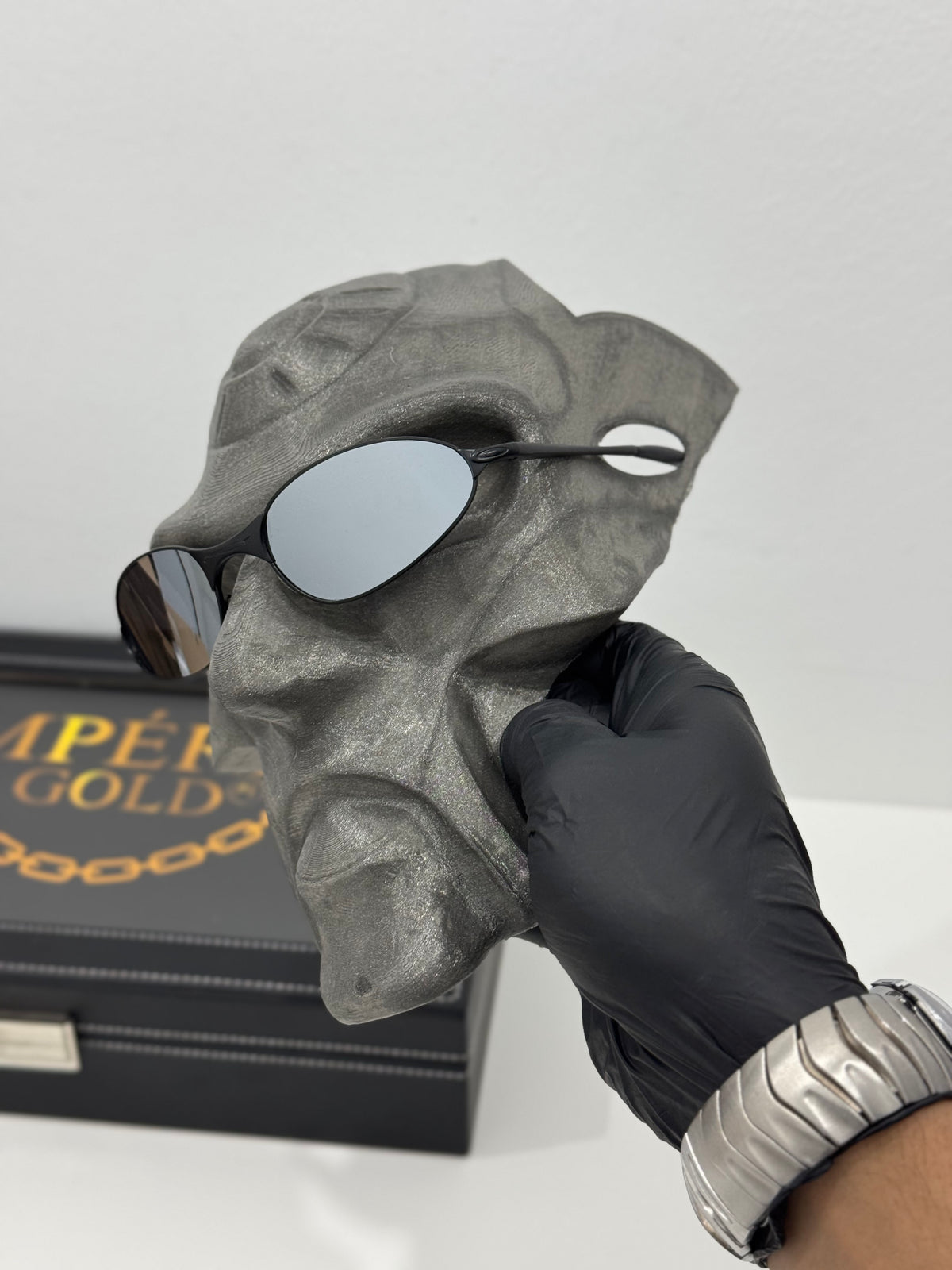 Wire Black Liquid Metal