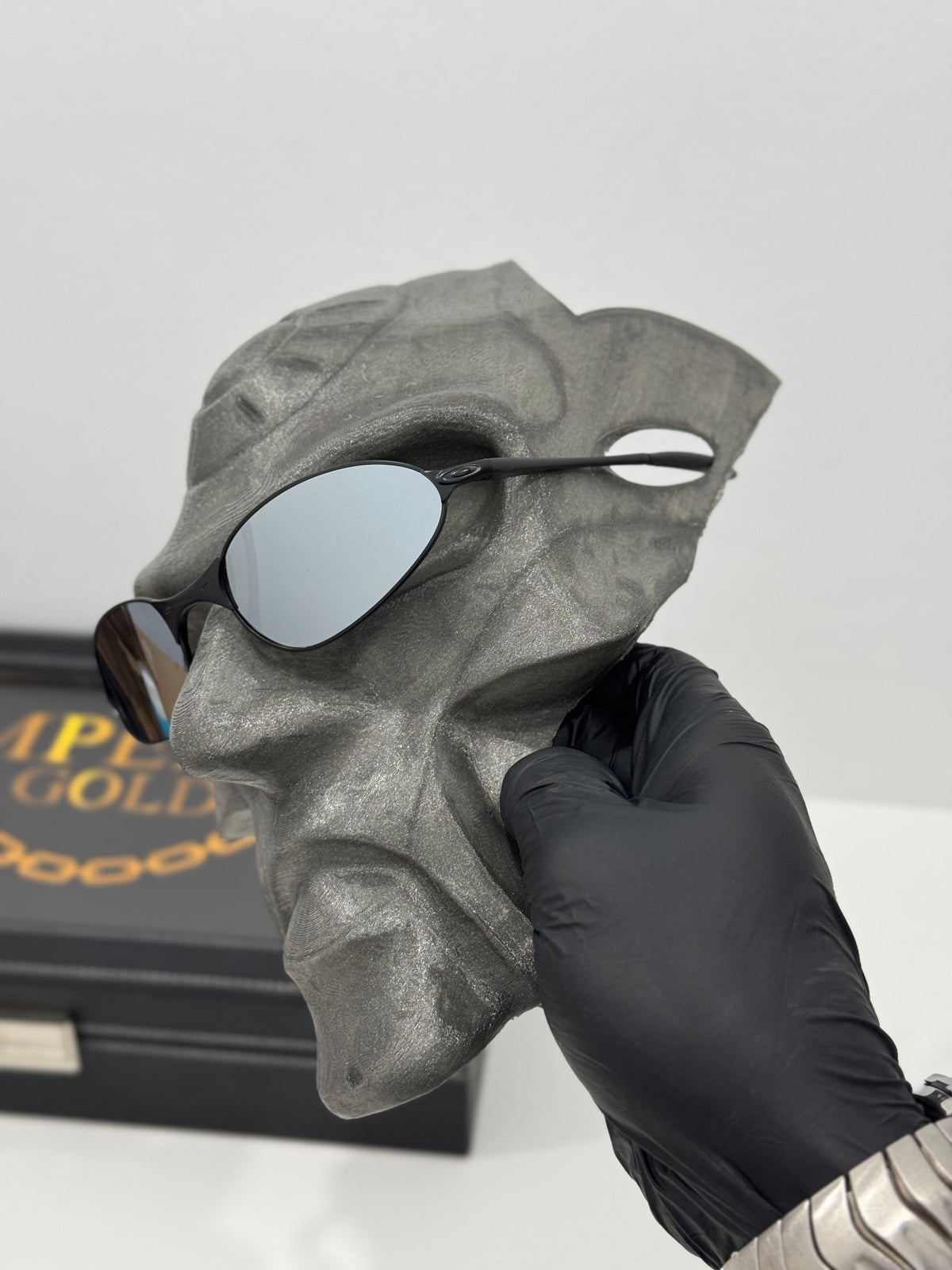 Wire Black Liquid Metal