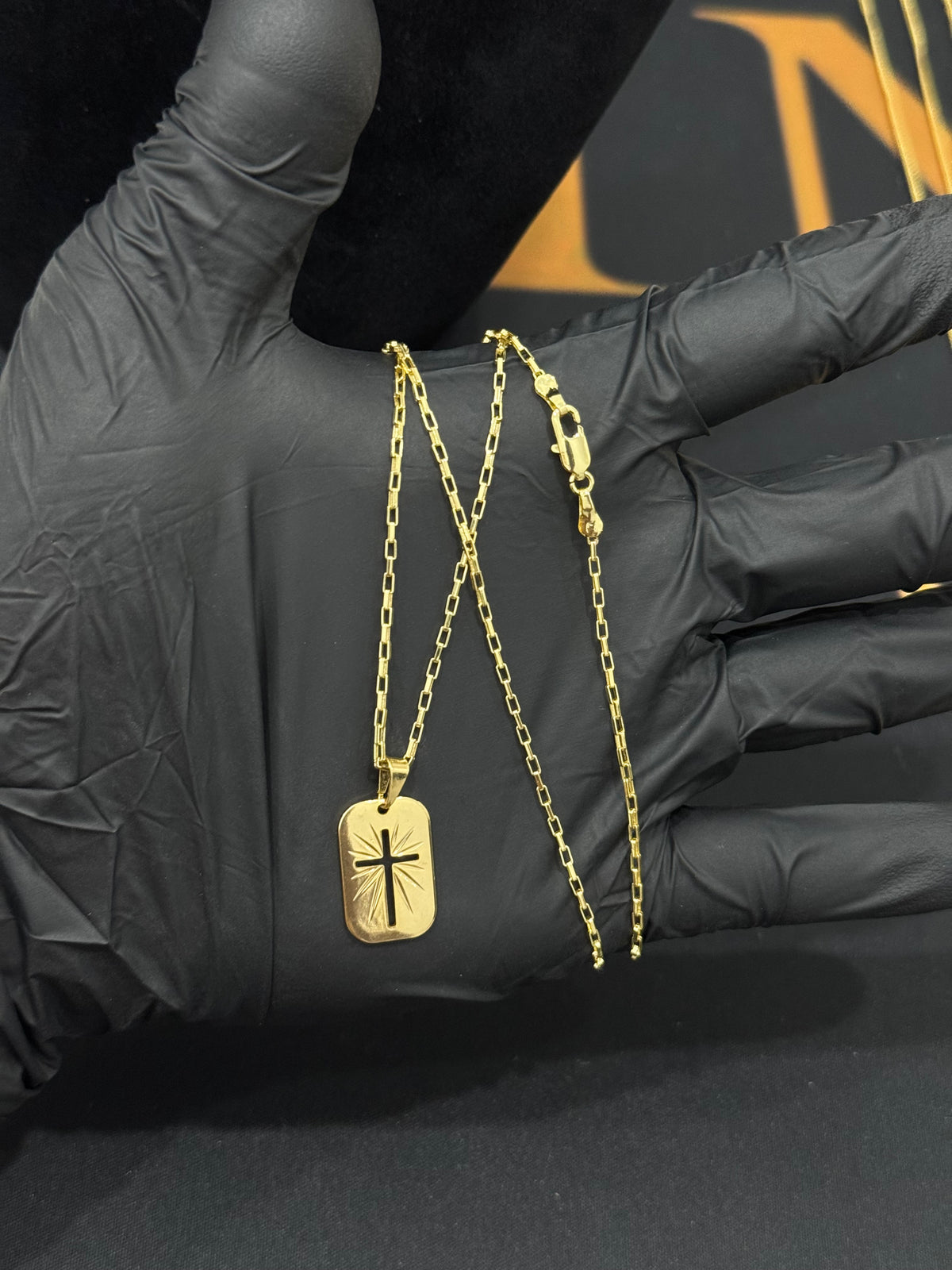 Friso tijolinho 1mm pingente placa cruz - 70cm