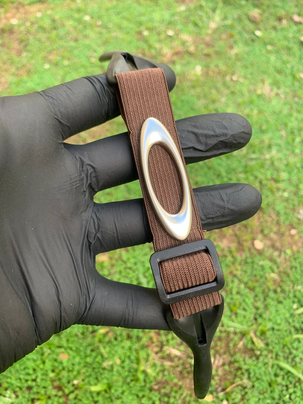 Pega Ladrão Oakley Marrom