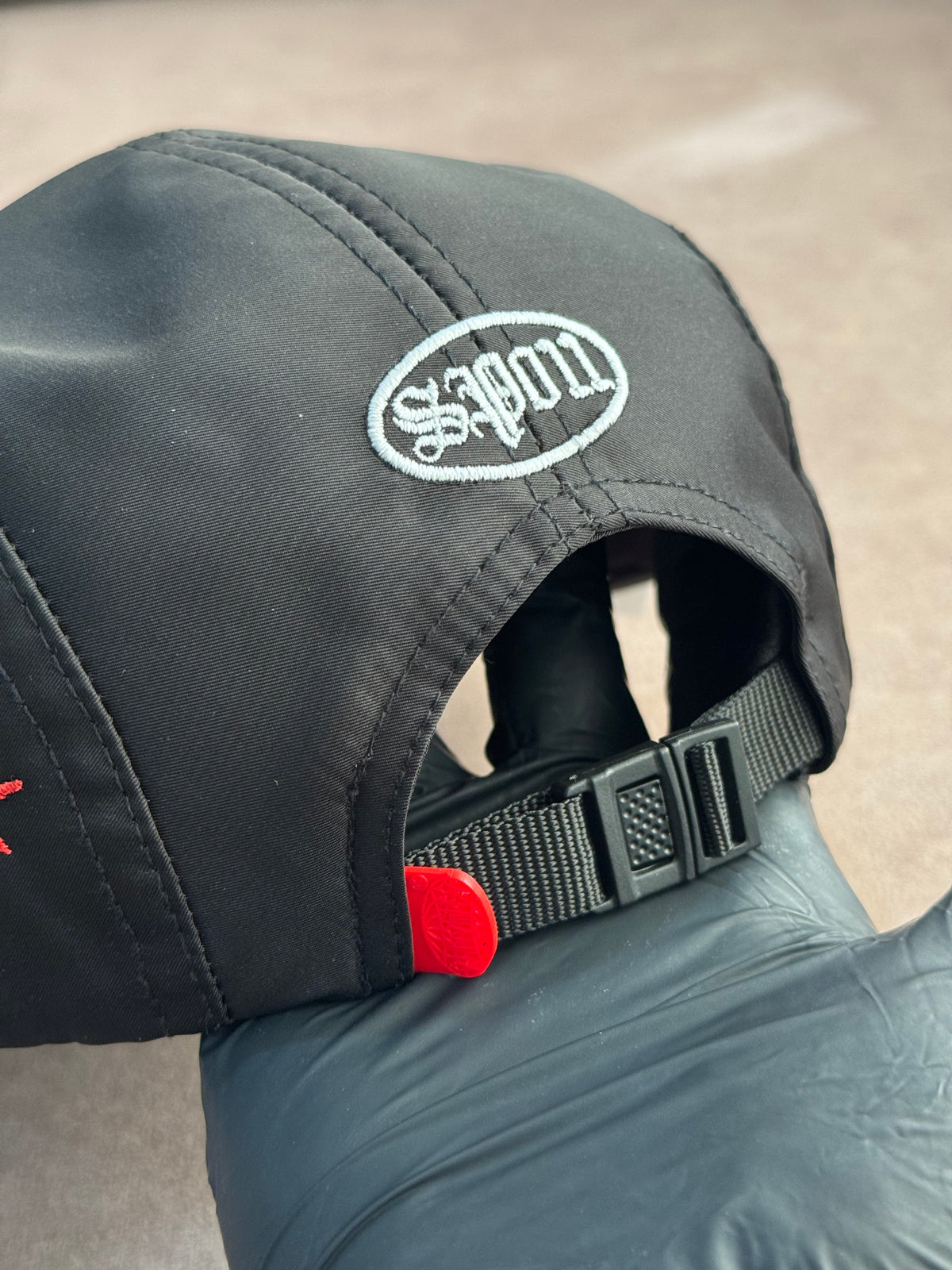 Boné Five Panel Ninguém Guenta