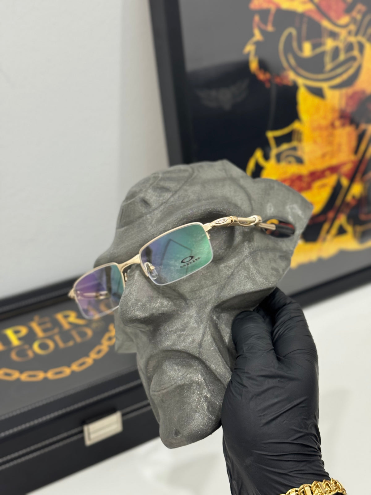 Lupa do Vilão  Mola Dourado Lente Camaleão borracha Preta