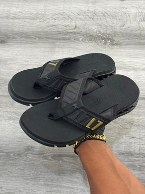 Chinelo L7