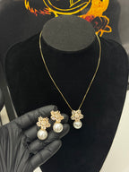Conjunto Pérola+ Pedraria Branca