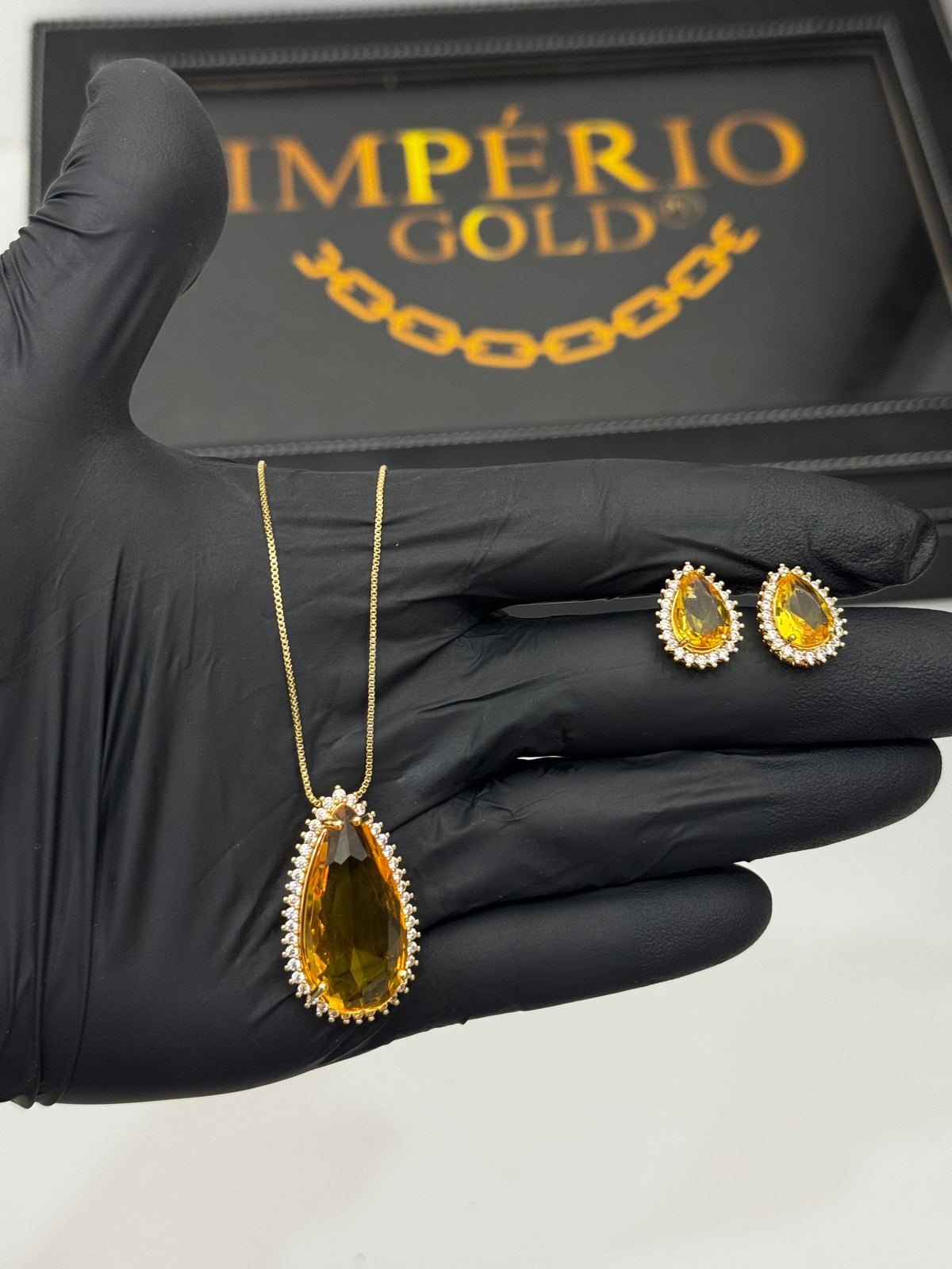 Conjunto Brincos e Cordão Gota