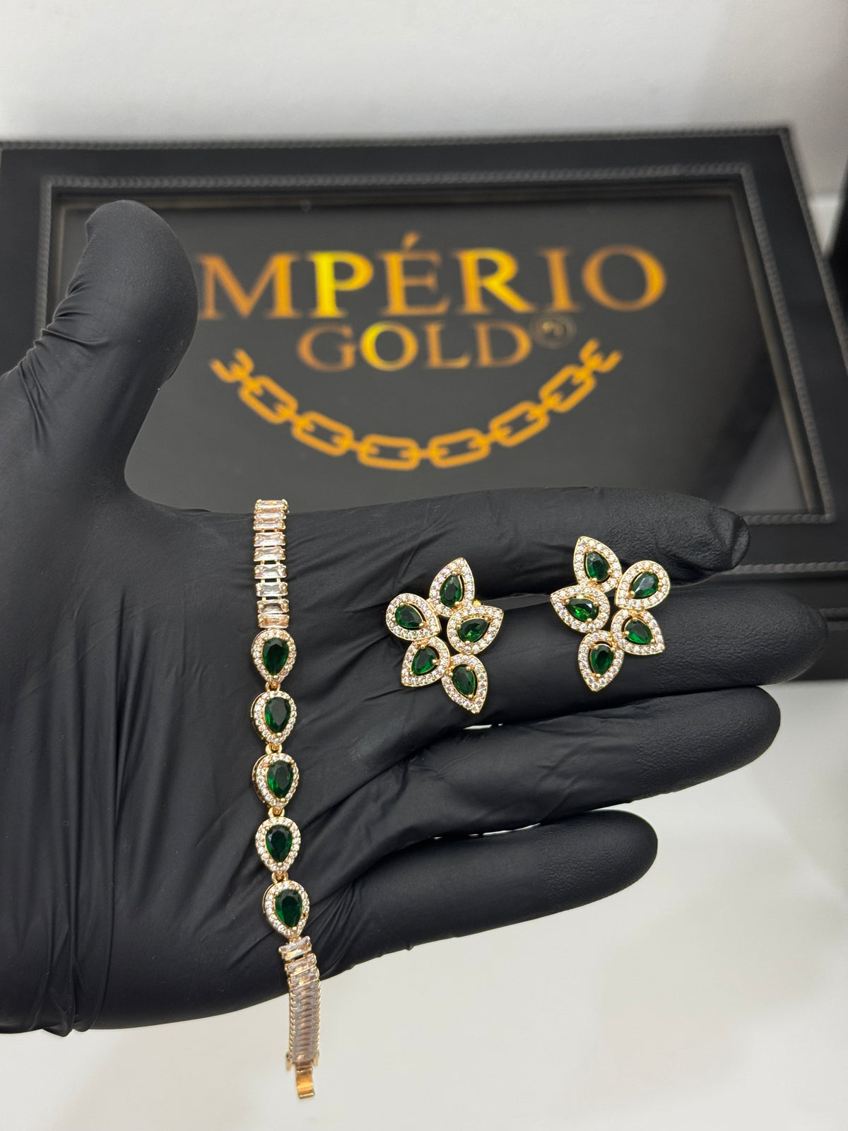 Conjunto pulseira+ Brincos Pedraria de  Luxo
