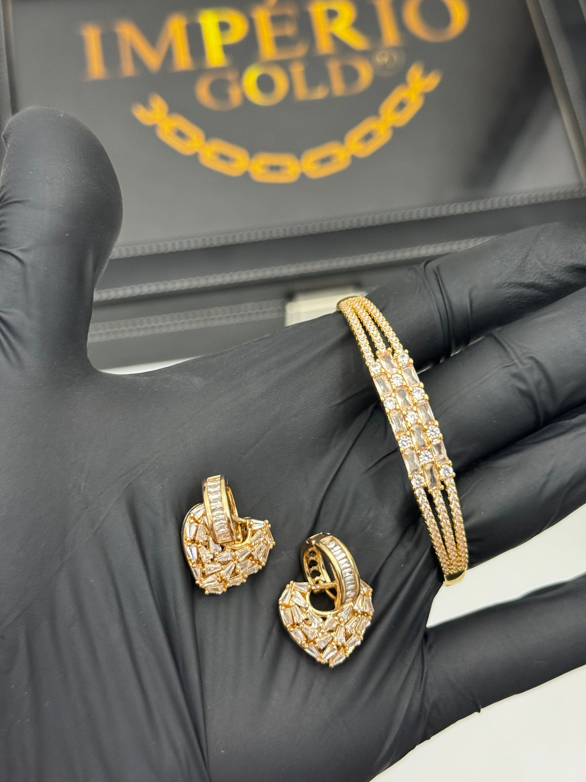 Conjunto Bracelete + Brincos Cravejado