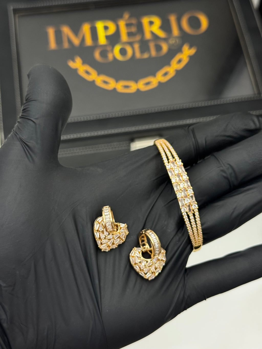 Conjunto Bracelete + Brincos Cravejado
