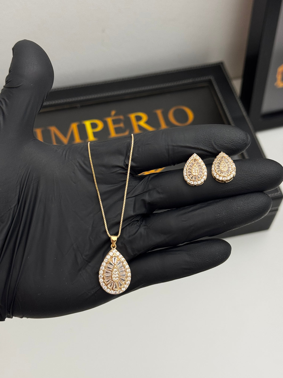 Conjunto Brincos+ Colar banho ouro
