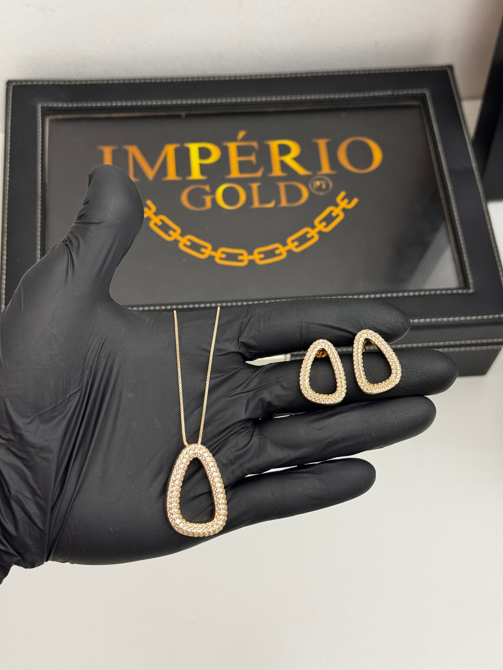 Conjunto Brincos+ Colar vazado banho ouro