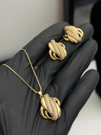 Conjunto Brincos+ colar banho de ouro