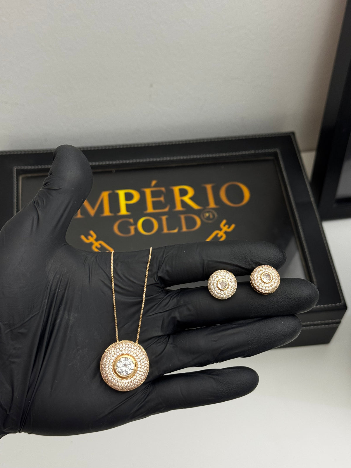 Conjunto Brincos+ colar banho de ouro