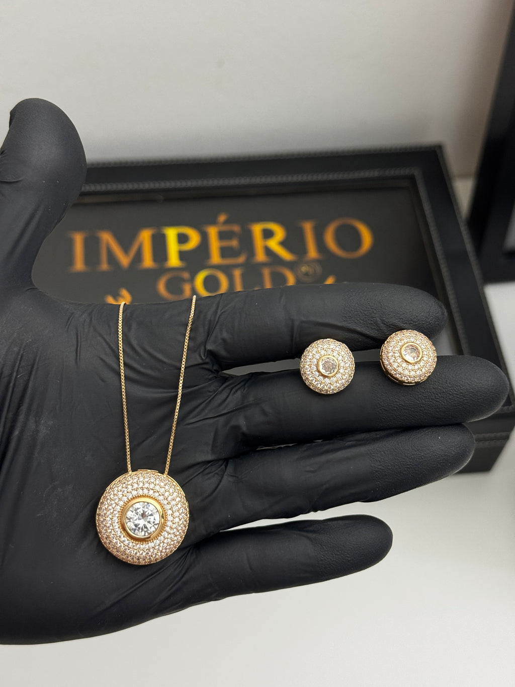 Conjunto Brincos+ colar banho de ouro