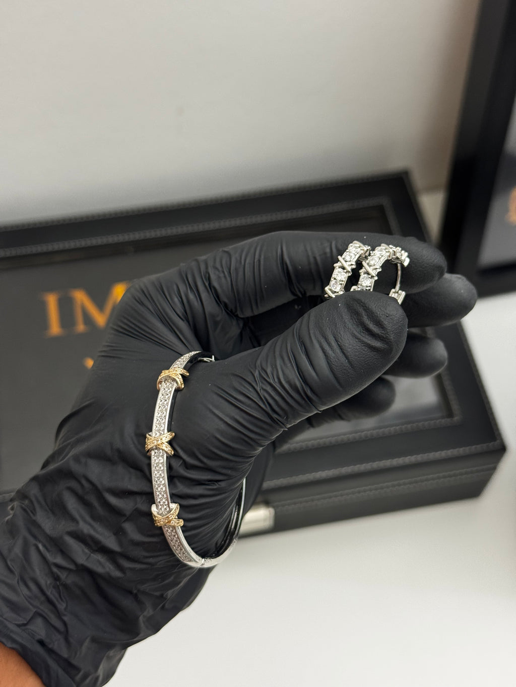 Conjunto Bracelete + brincos banho ouro branco