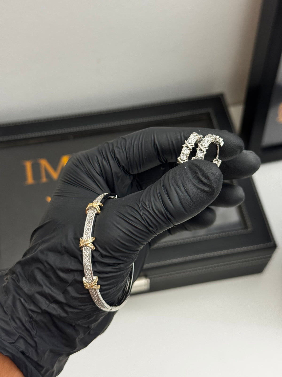 Conjunto Bracelete + brincos banho ouro branco