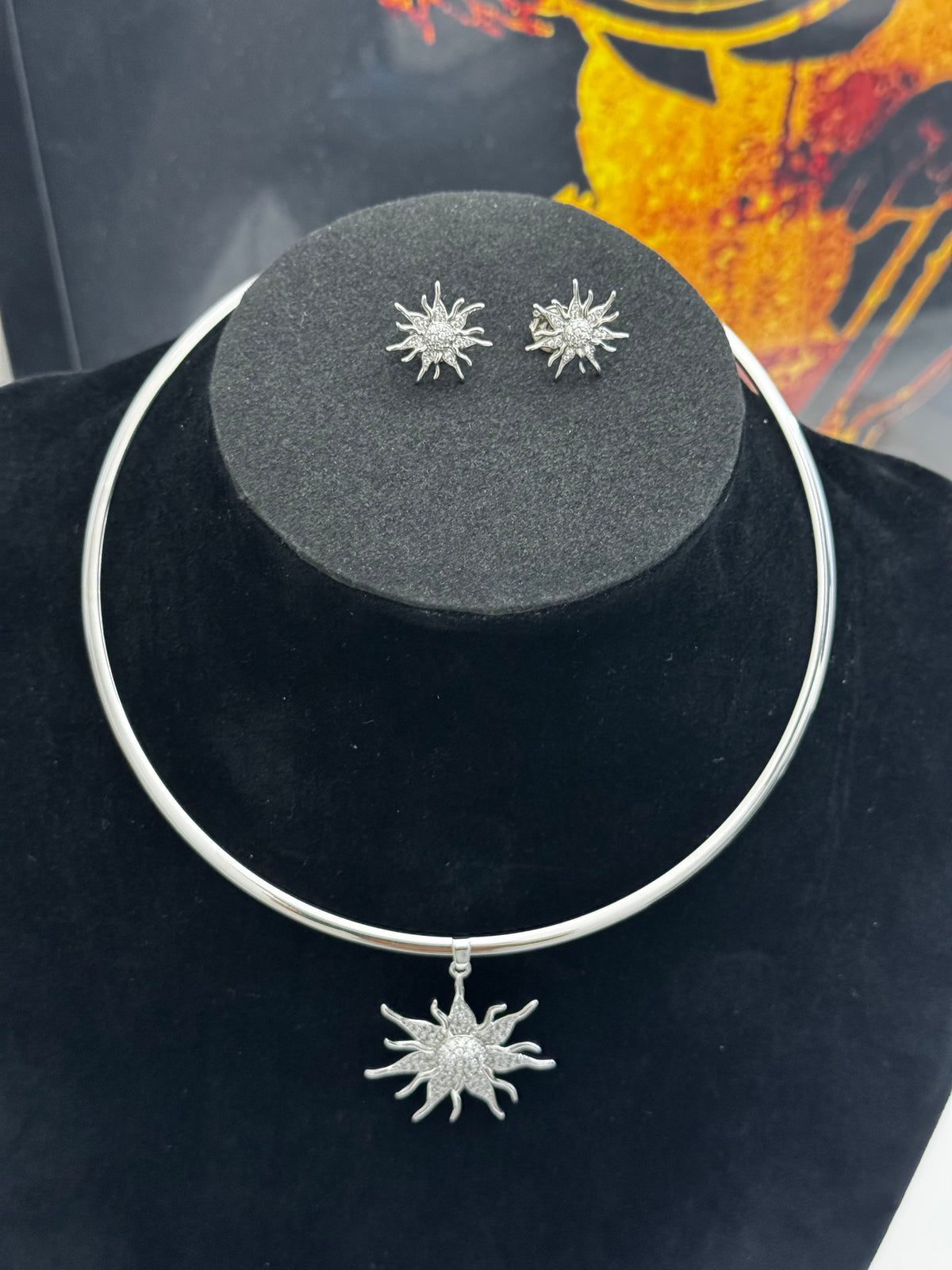 Conjunto Brincos + Gargantilha de sol, banho de ouro branco