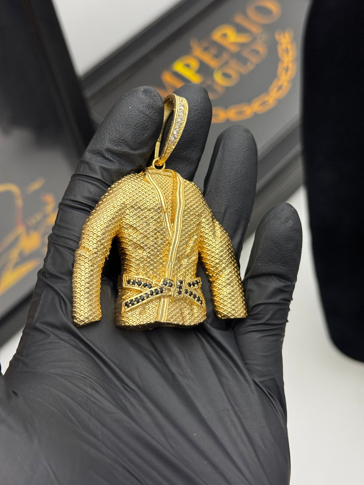 Pingente Faixa Preta - Banhado a ouro 18k - para cordão de 5mm até 10mm