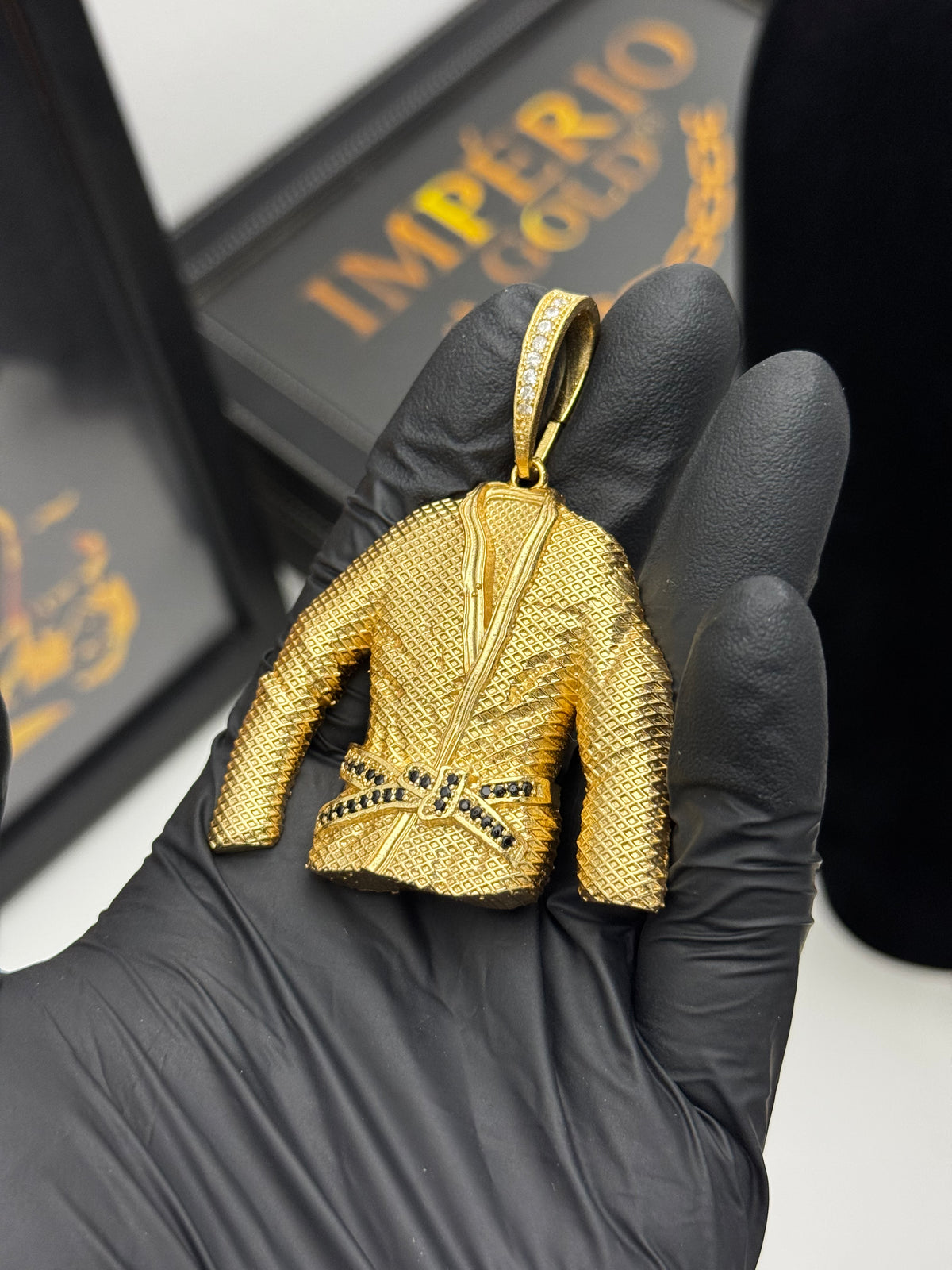 Pingente Faixa Preta - Banhado a ouro 18k - para cordão de 5mm até 10mm