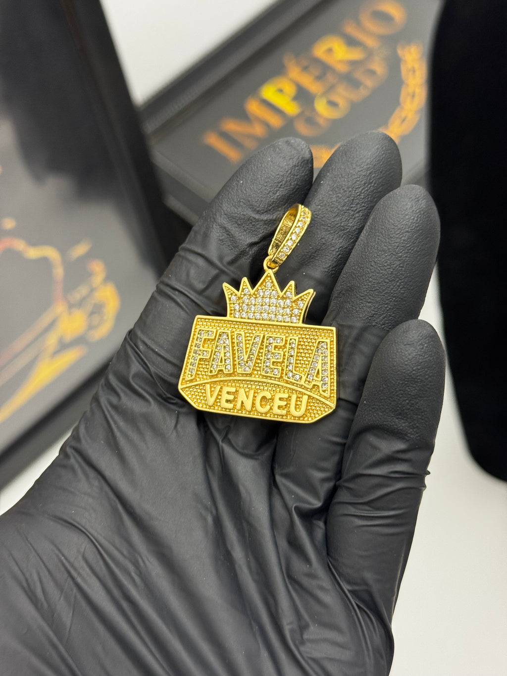 Pingente Favela Venceu - Banhado a ouro 18k - para cordão 3mm até 7mm