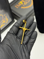 Pingente Cruz - Banhado a ouro 18k - para cordão 3mm até 5mm