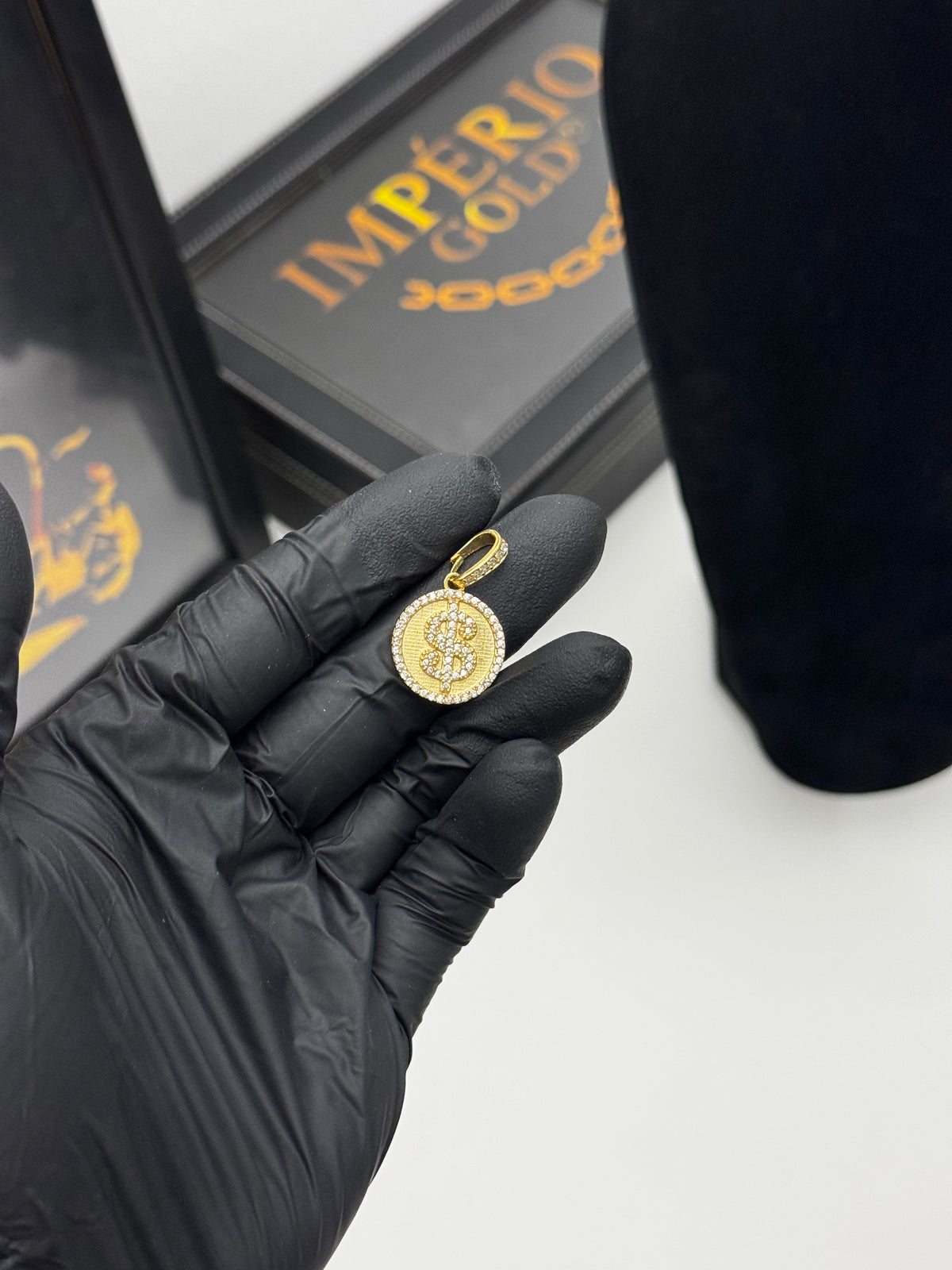 Pingente $ - Banhado a ouro 18k - para cordão 1mm até 3mm