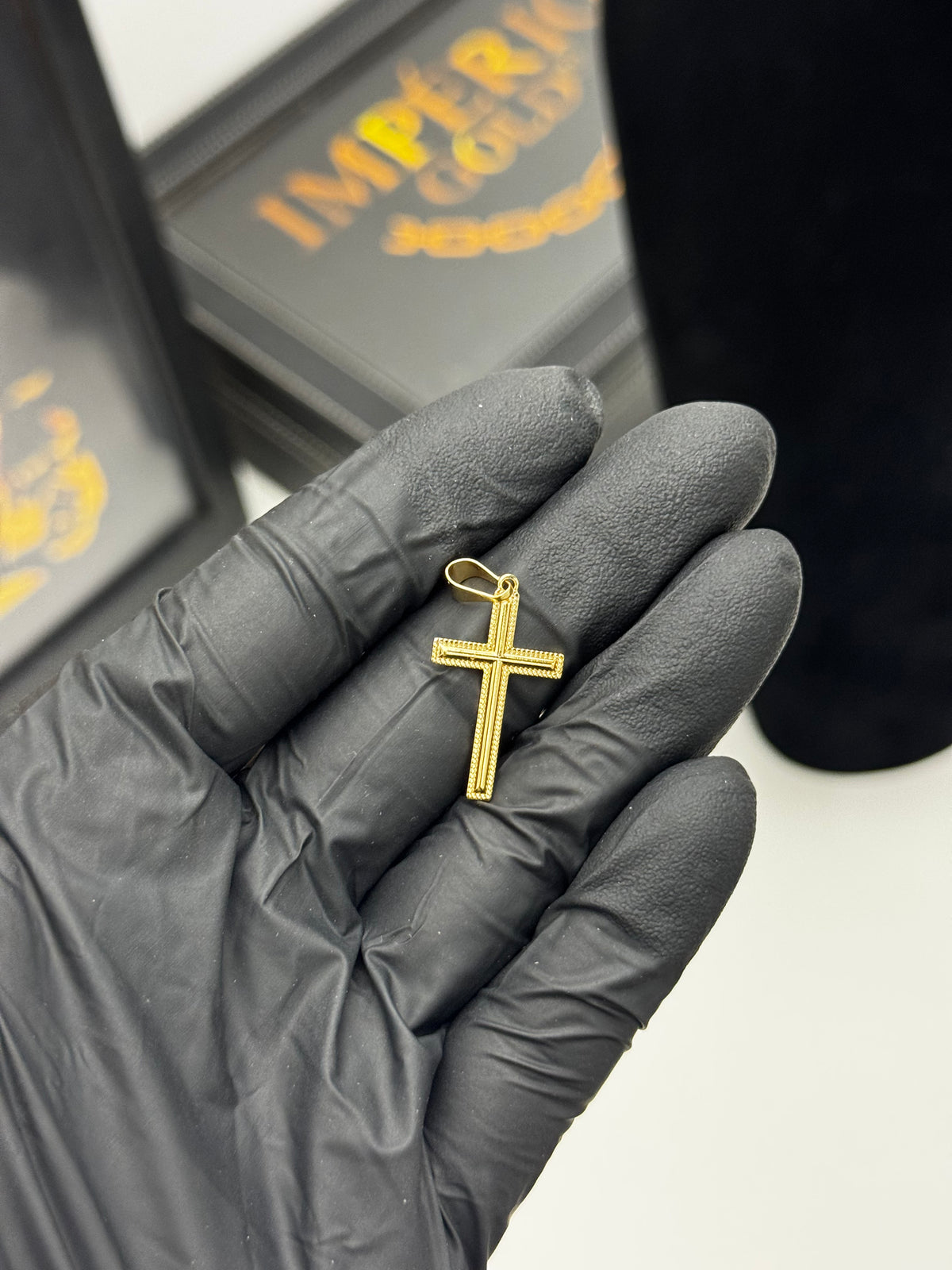 Pingente Cruz - Banhado a ouro 18k - para cordão 1mm