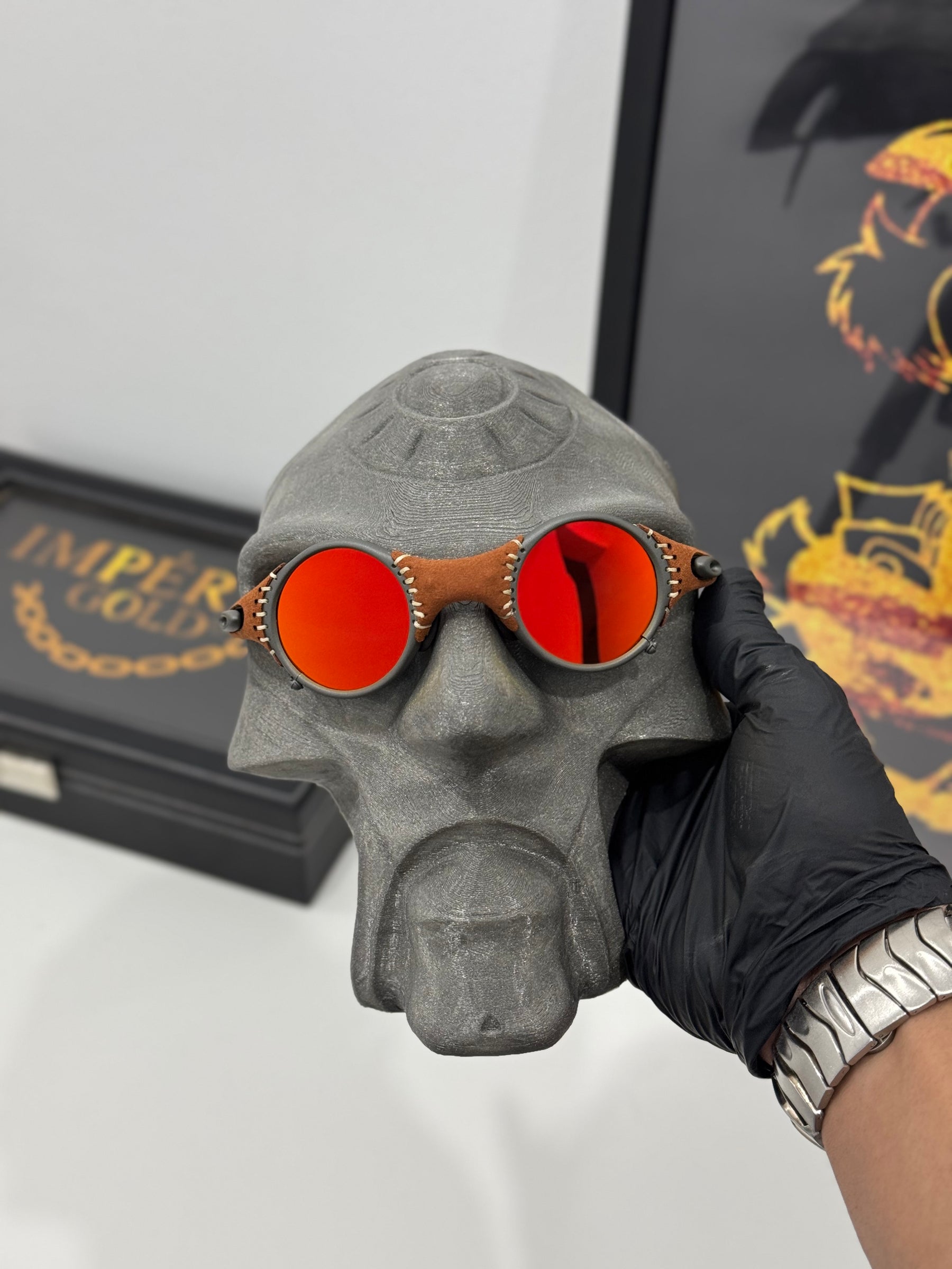 Gafas de sol Mars X de metal con lentes rubí