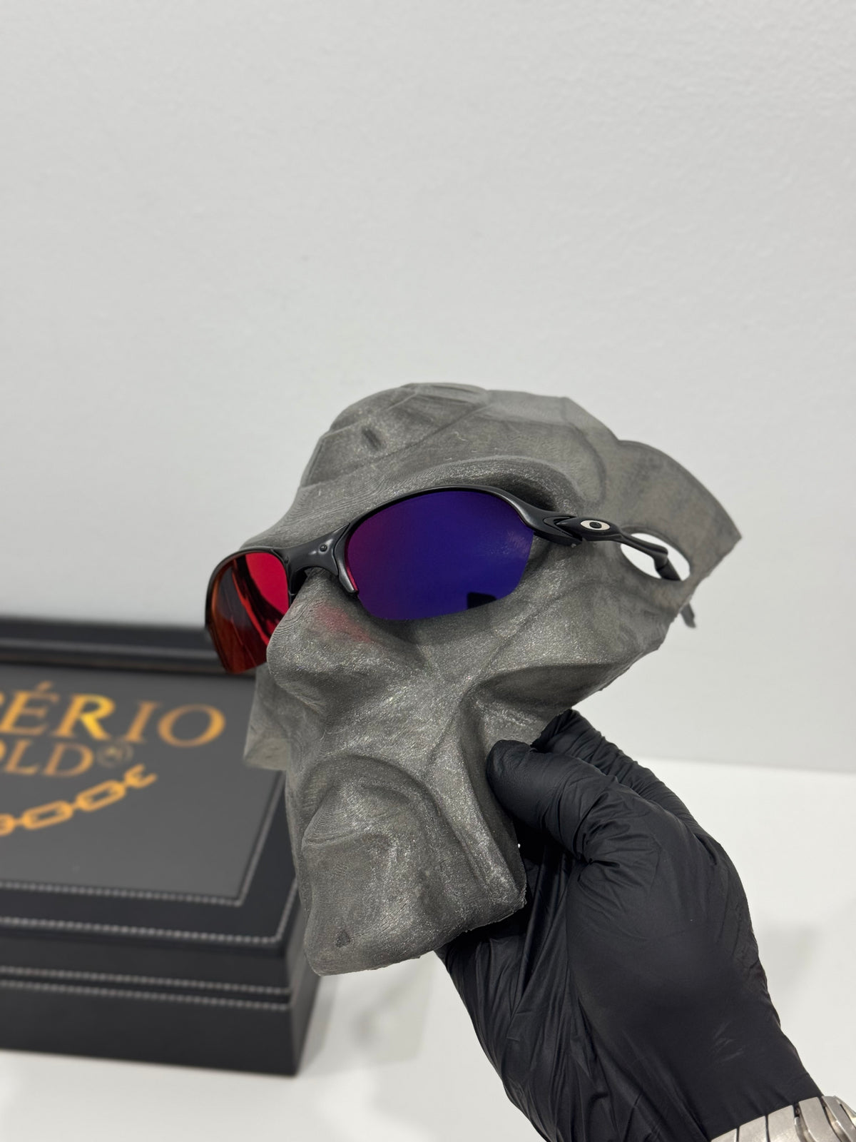 Romeo 2 -  Carbon Tanzanite