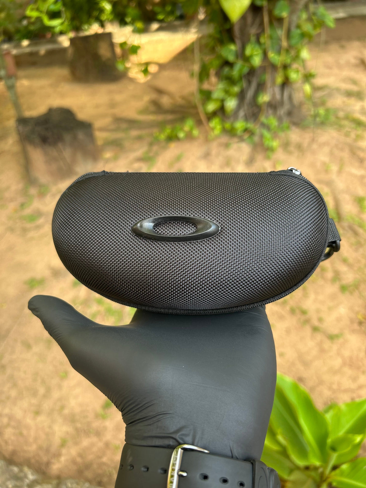 Case Oakley G